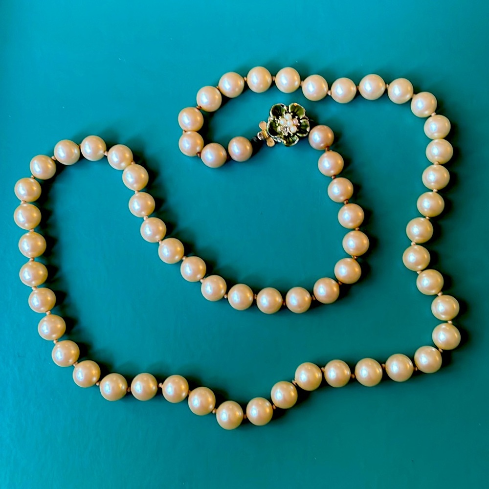 Vintage Hobe pearl necklace